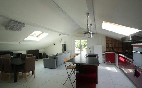 Appartement à louer    1 pièce •  Prévessin-Moëns