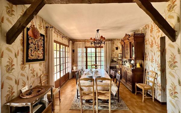 Maison à vendre    7 pièces • 213,77 m2 Aix-en-Provence