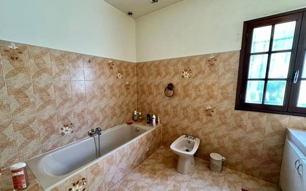 Maison à vendre    7 pièces • 213,77 m2 Aix-en-Provence