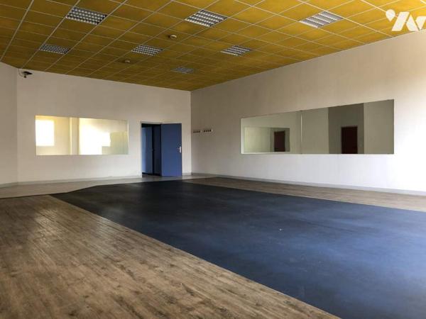 BATIMENT 360 M² environ CENTRE VILLE