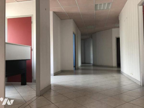 BATIMENT 360 M² environ CENTRE VILLE