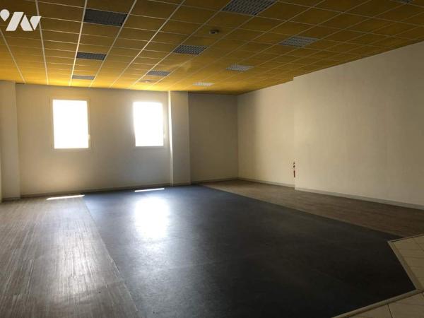 BATIMENT 360 M² environ CENTRE VILLE
