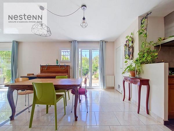 A 10 MINUTES A PIED DE LA GARE SNCF DE FLEURY LES AUBRAIS- MAISON - 3 CHAMBRES - JARDIN  - DPE C !