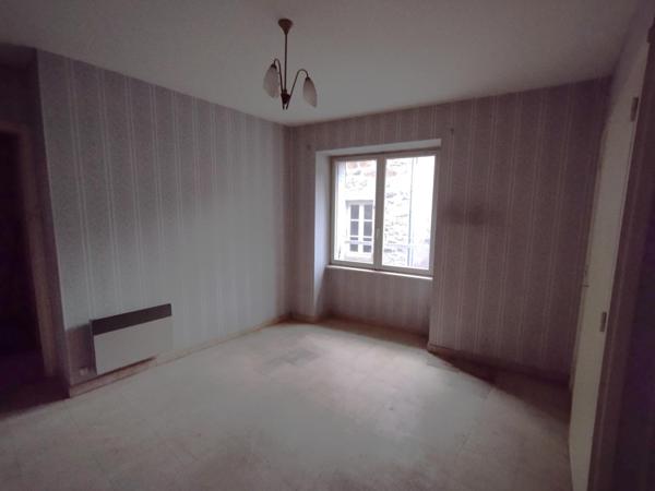 Appartement 64m² env. Lumineux, garage, cave.