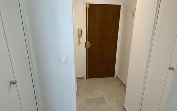Appartement à louer    1 pièce •  Nice