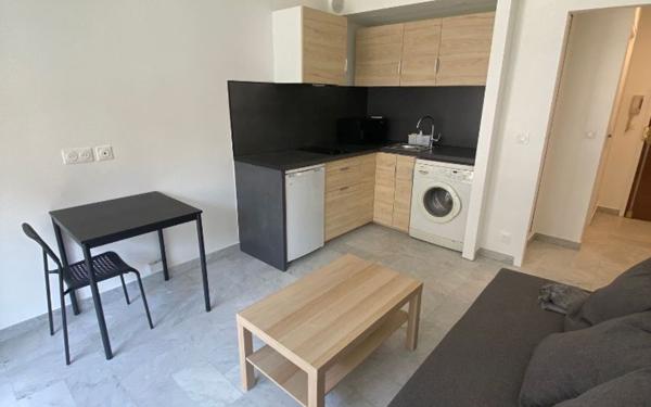 Appartement à louer    1 pièce •  Nice