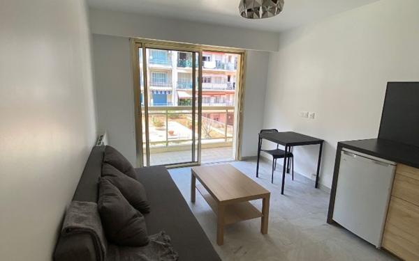 Appartement à louer    1 pièce •  Nice