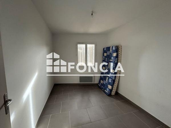 Location Maison 4 pièces 68.32 m² - 11 COURS DE LA LIBERATION Pierrevert 04860