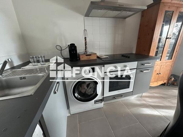 Location Maison 4 pièces 68.32 m² - 11 COURS DE LA LIBERATION Pierrevert 04860