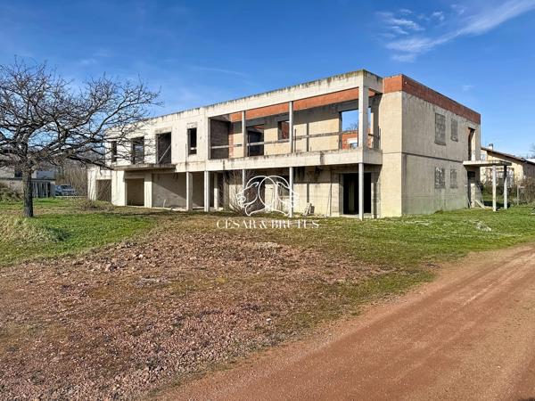IMMEUBLE A FINIR 720M2 R+1
