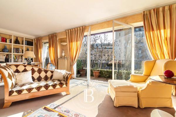 Paris 16ème, Appartement 2 Chambres -  121 m² à vendre