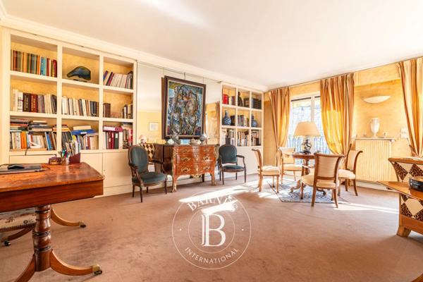 Paris 16ème, Appartement 2 Chambres -  121 m² à vendre
