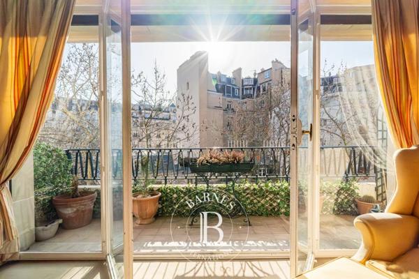 Paris 16ème, Appartement 2 Chambres -  121 m² à vendre