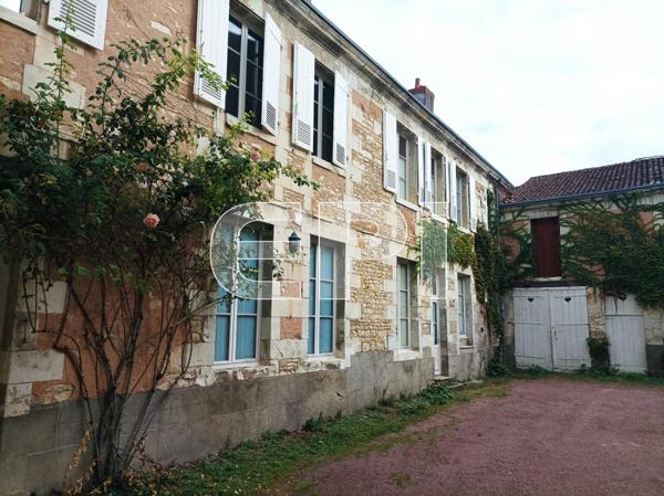 Richelieu Maison ancienne Ajouter à ma sélection Référence : 8406