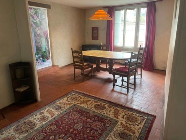 Maison à vendre 9 pièces avec local professionnel à St Marceau