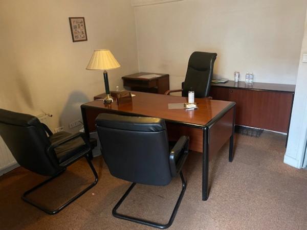 Maison à vendre 9 pièces avec local professionnel à St Marceau