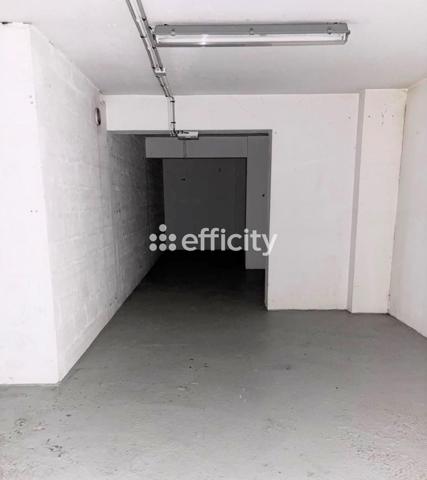 Local Commercial 1 pièce - 113 m²