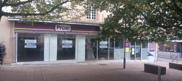 RODEZ, Place de la Madeleine, local commercial en RDC de 236 m² (magasin et arrière boutique)