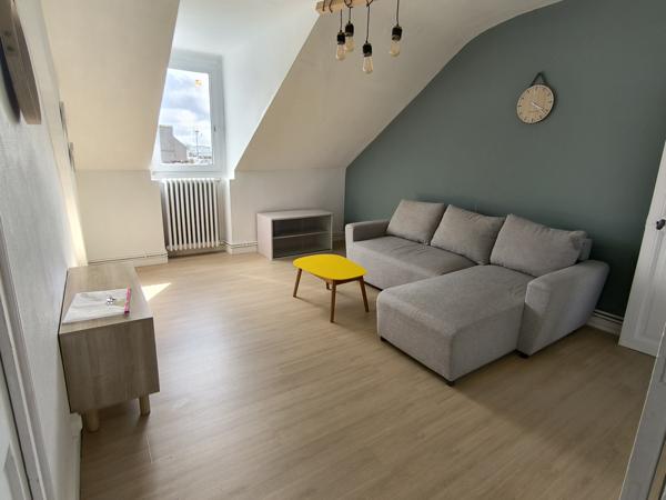 BEAU T2 MEUBLE MANSARDE