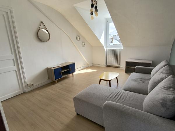 BEAU T2 MEUBLE MANSARDE