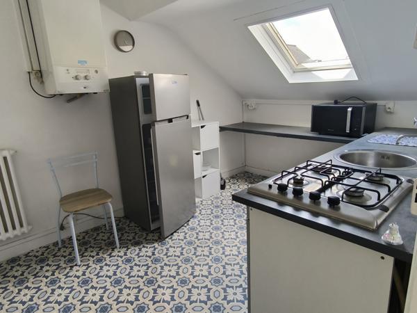 BEAU T2 MEUBLE MANSARDE