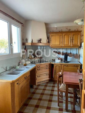 Maison quartier st florent, 5 chambres, jardin, garage.