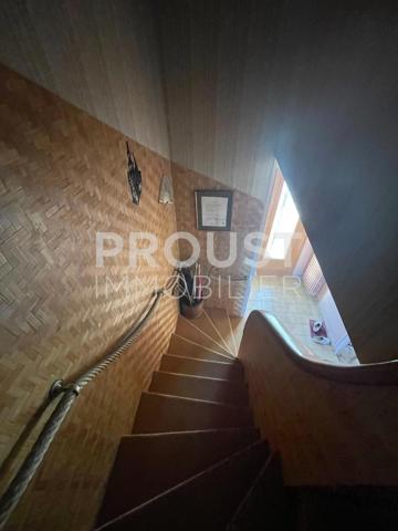 Maison quartier st florent, 5 chambres, jardin, garage.