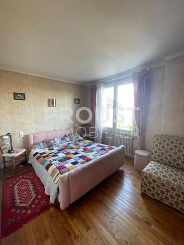 Maison quartier st florent, 5 chambres, jardin, garage.