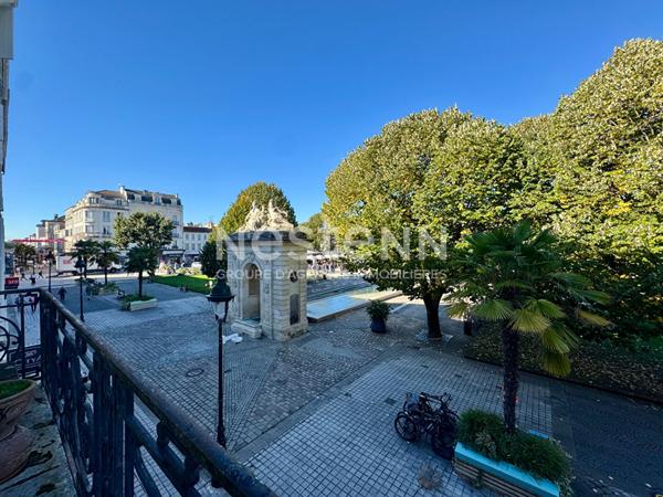 ROCHEFORT - Appartement hypercentre vue sur la Place Colbert