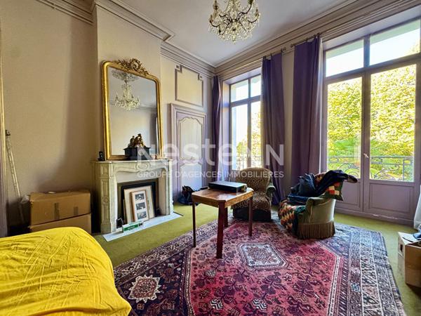 ROCHEFORT - Appartement hypercentre vue sur la Place Colbert