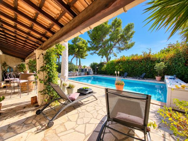 BARJAQUET – VILLA PLAIN-PIED 4 PIECES SUR 1045M2 DE PARCELLE AVEC PISCINE