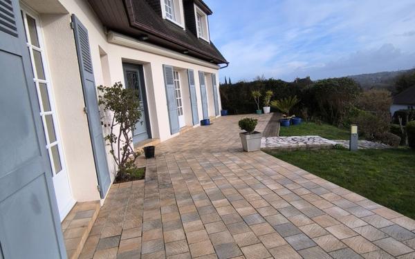 Maison à vendre    5 pièces •  Houlgate