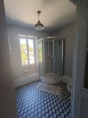 MAISON DE VILLAGE MEUBLEE AVEC EXTERIEUR - VILLEMOUSTAUSSOU