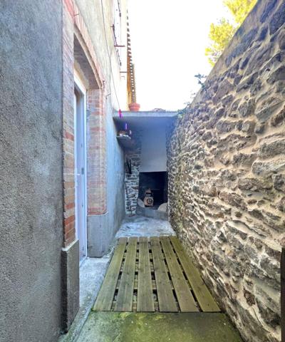 MAISON DE VILLAGE MEUBLEE AVEC EXTERIEUR - VILLEMOUSTAUSSOU