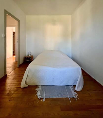 MAISON DE VILLAGE MEUBLEE AVEC EXTERIEUR - VILLEMOUSTAUSSOU