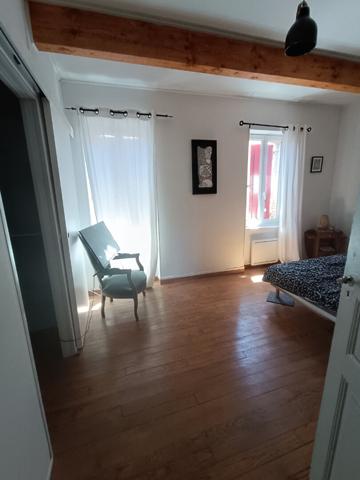 MAISON DE VILLAGE MEUBLEE AVEC EXTERIEUR - VILLEMOUSTAUSSOU