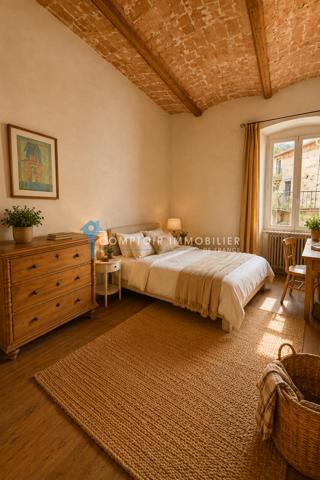 Propriete
                                                                                                                                                                                                                                                                                                                        28 pièce(s)                                                                                                                                                                                                          17 chambre(s)                                                                                                                                                                                                          800  m²