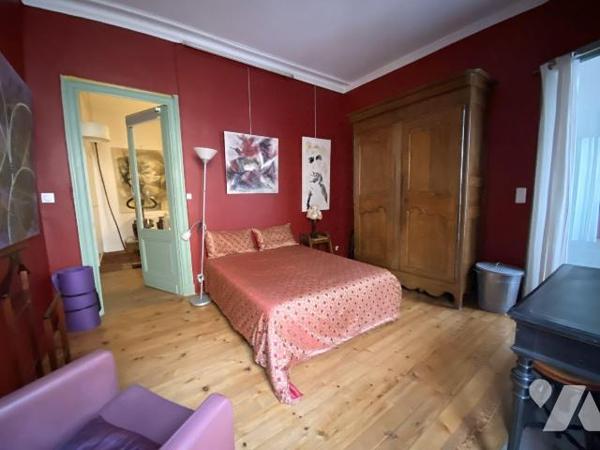 Duplex Coup de coeur
Cet appartement se vit comme une maison avec son espace de plain pied off...