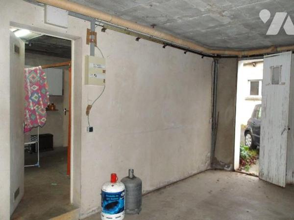 BOUSSAC (23) CREUSE, A vendre une maison individuelle comprenant au rez de chaussée : un logeme...