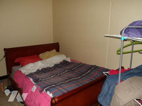 BOUSSAC (23) CREUSE, A vendre une maison individuelle comprenant au rez de chaussée : un logeme...