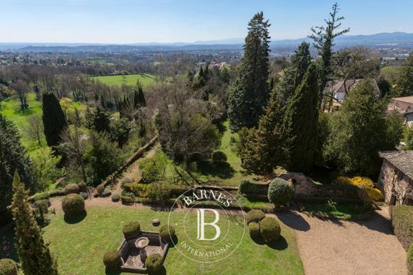 Limonest, Propriété 4 Chambres -  436 m² à vendre