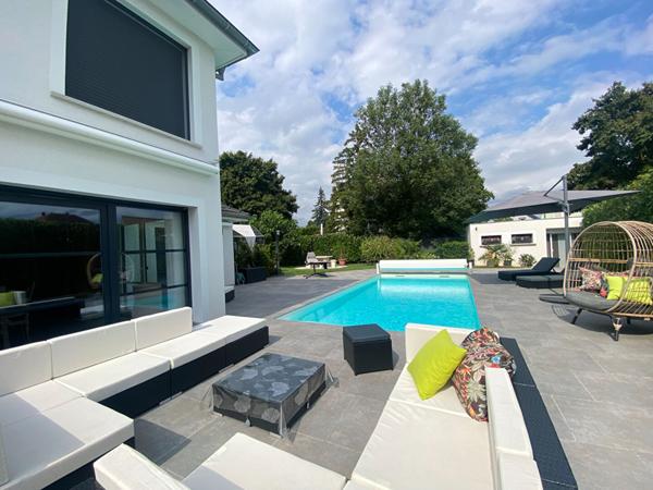 Maison - 8 pièces - 216 m²