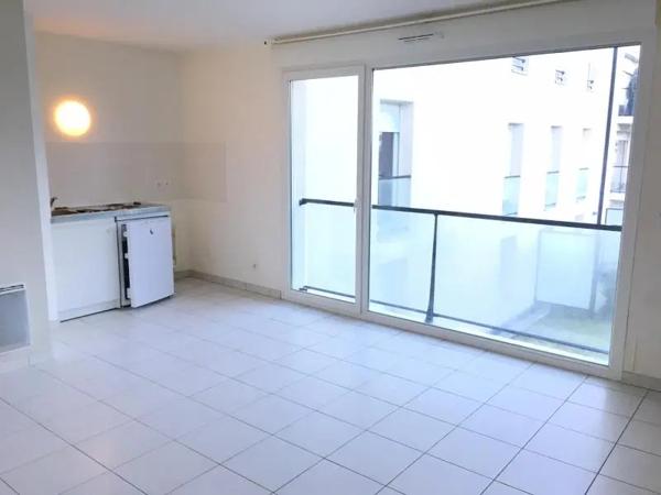 Appartement à louer 2 pièces 43.7m² Reims (51100)
