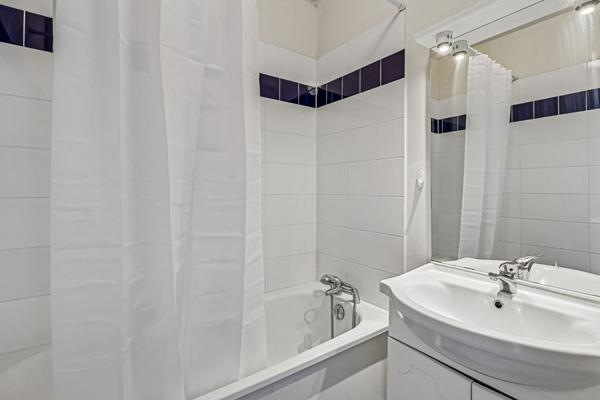 CARNOT 2 min du métro 3 pièces lumineux avec balcon, sans vis-à-vis