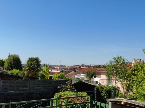Saintes (17100) Maison de 4 chambres