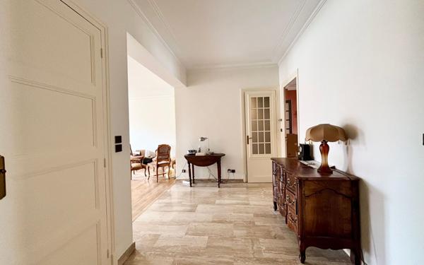 Appartement à vendre    3 pièces • 92,86 m2 Lyon 7