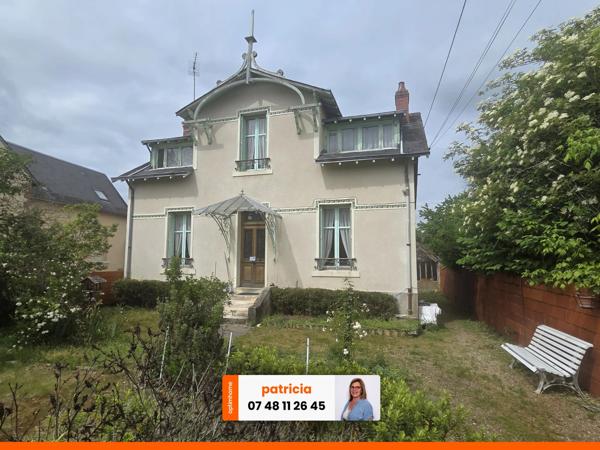 Maison de charme de 140m2 à rénover, 4 chambres,Vierzon Village