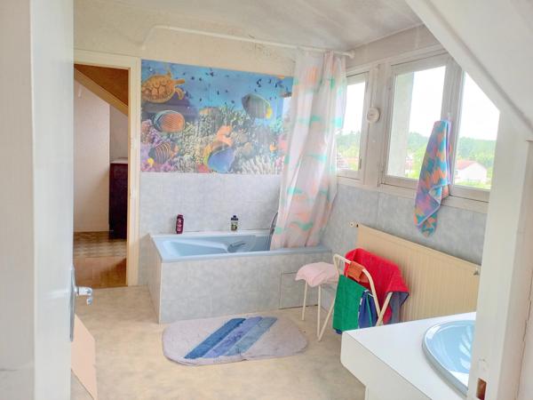 Maison de charme de 140m2 à rénover, 4 chambres,Vierzon Village