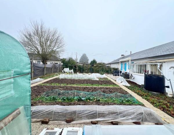 Maison de plain-pied 4 pièces 87 m² habitable dans un environnement calme à Romorantin