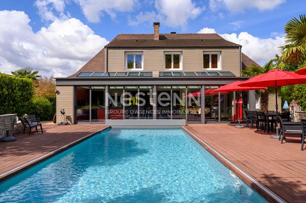 Villa de prestige coeur de ville historique  proche Verrières le Buisson, rare sur le marché